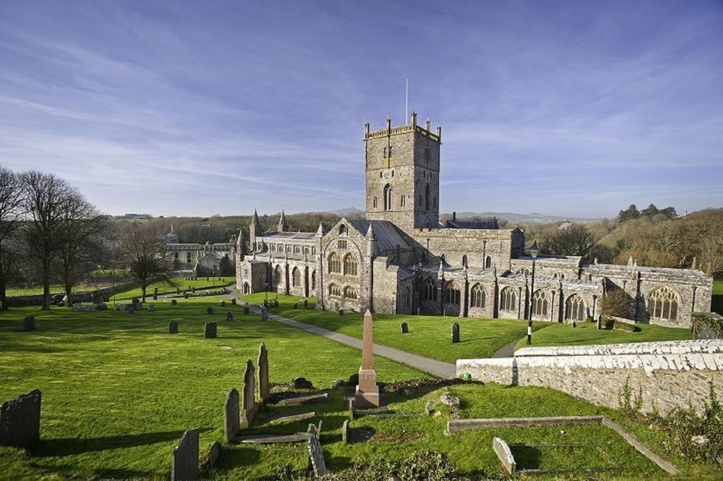 Penrhiw Priory Pensionat St. Davids  Exteriör bild